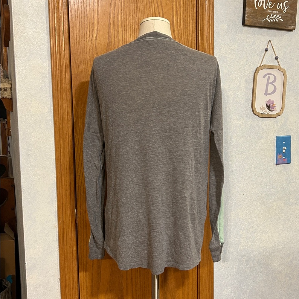 PINK Oversized Gray Top - Women’s Size X-Small - Picture 3 of 6